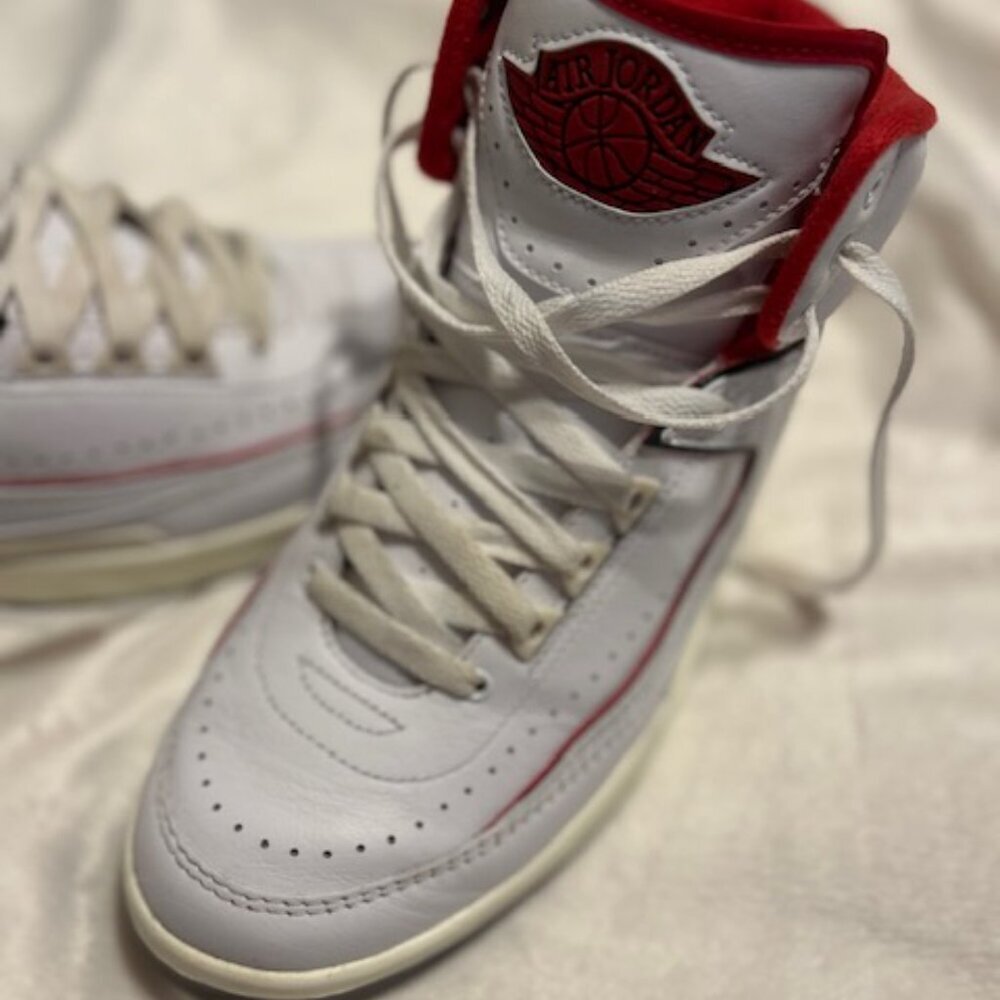 Kids Nike Air Jordan 2 Retro Sneakers SZ 7 - Picture 2 of 4